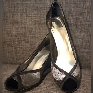 Stuart Weitzman size 8 Black Mesh Lace Laceola Peep Toe Pump